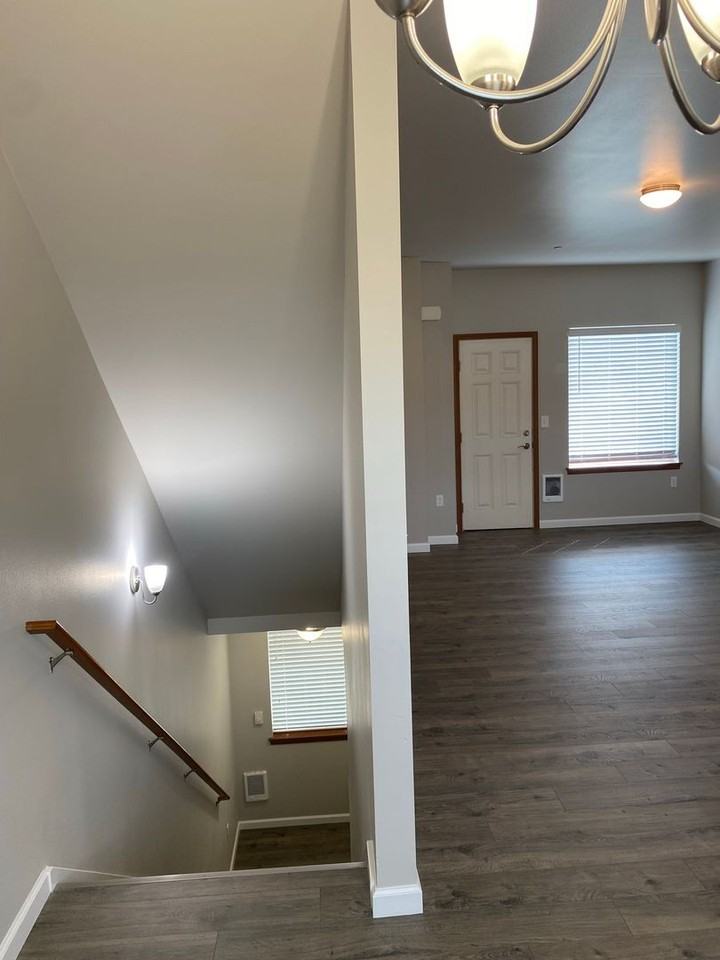 4026 S Pine St #4 - Photo 2 of 16