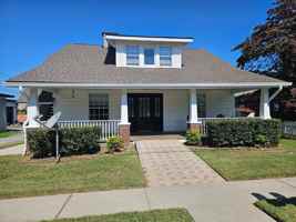 featured image of 711 Neff St