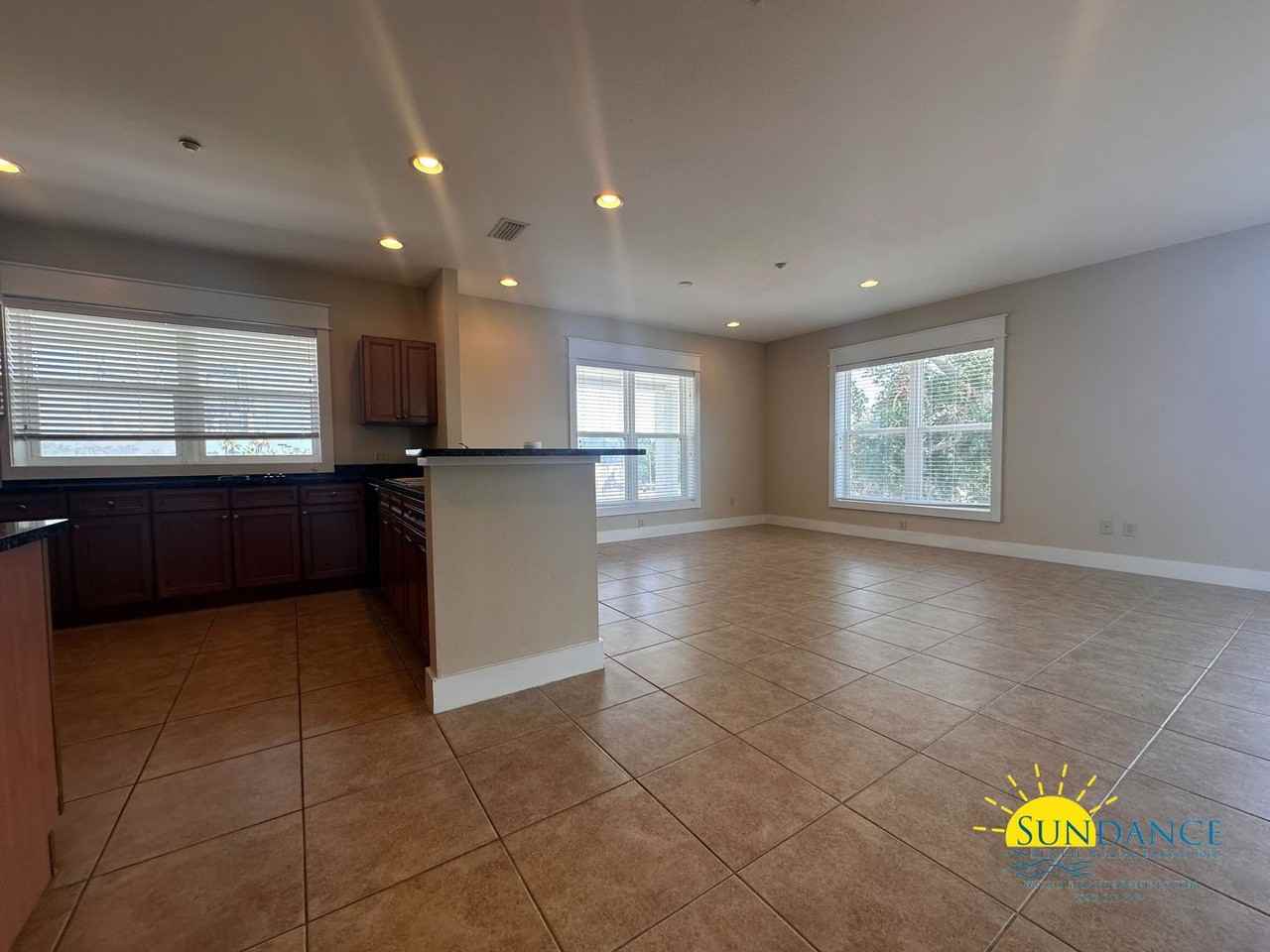 185 Brooks St Se #C - Photo 2 of 20