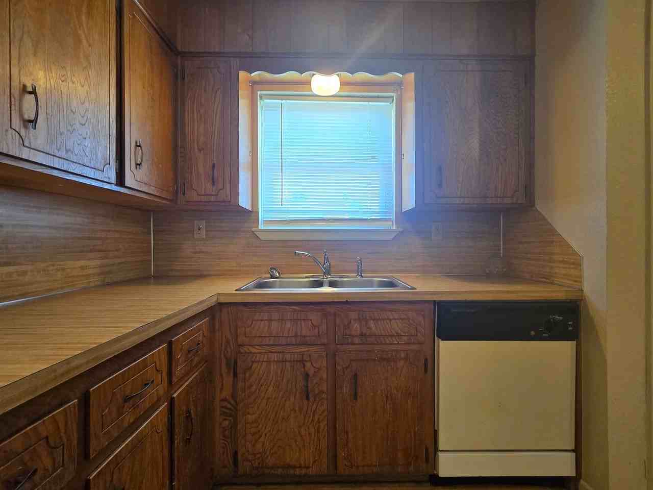 3702 Hereford Ln #D - Photo 4 of 18