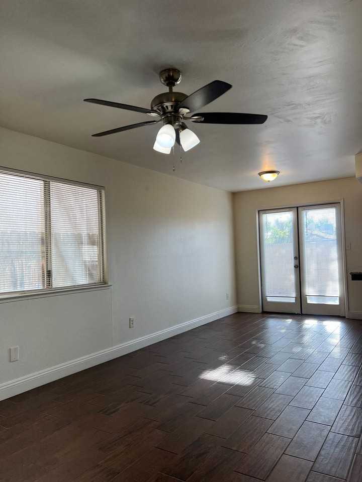 2909 Woodglen Dr - Photo 5 of 9