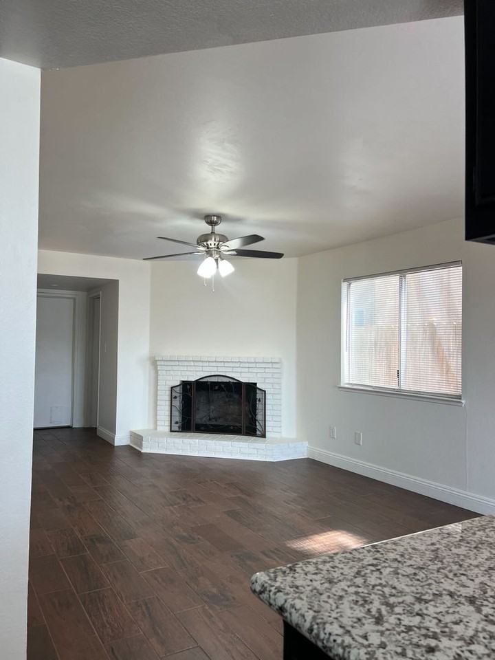 2909 Woodglen Dr - Photo 6 of 9