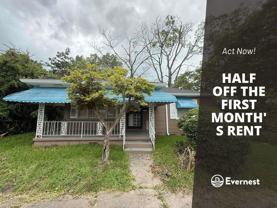 3402 33rd Ct N - Photo 1 of 1