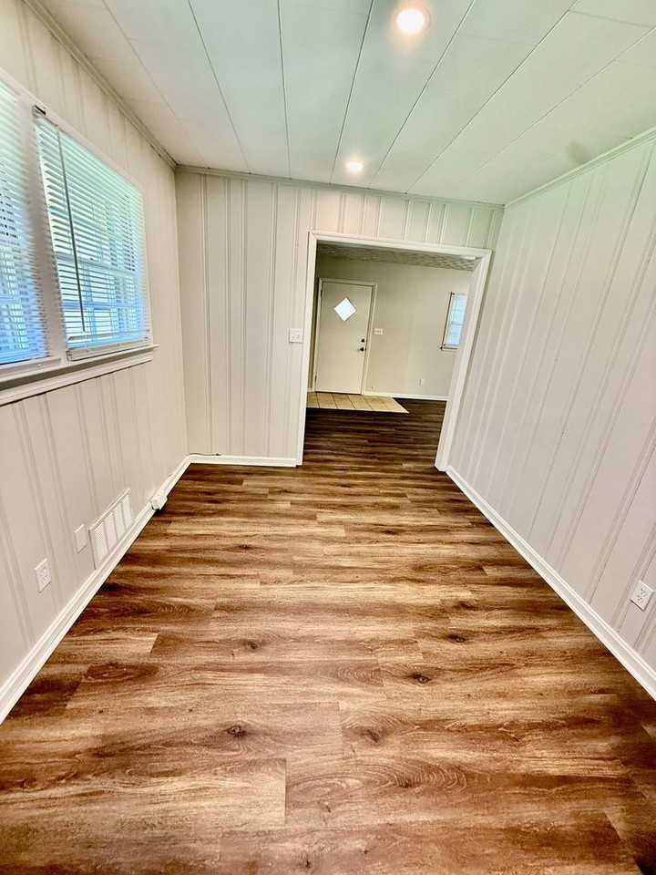 102 Whitehead Ter E - Photo 6 of 19