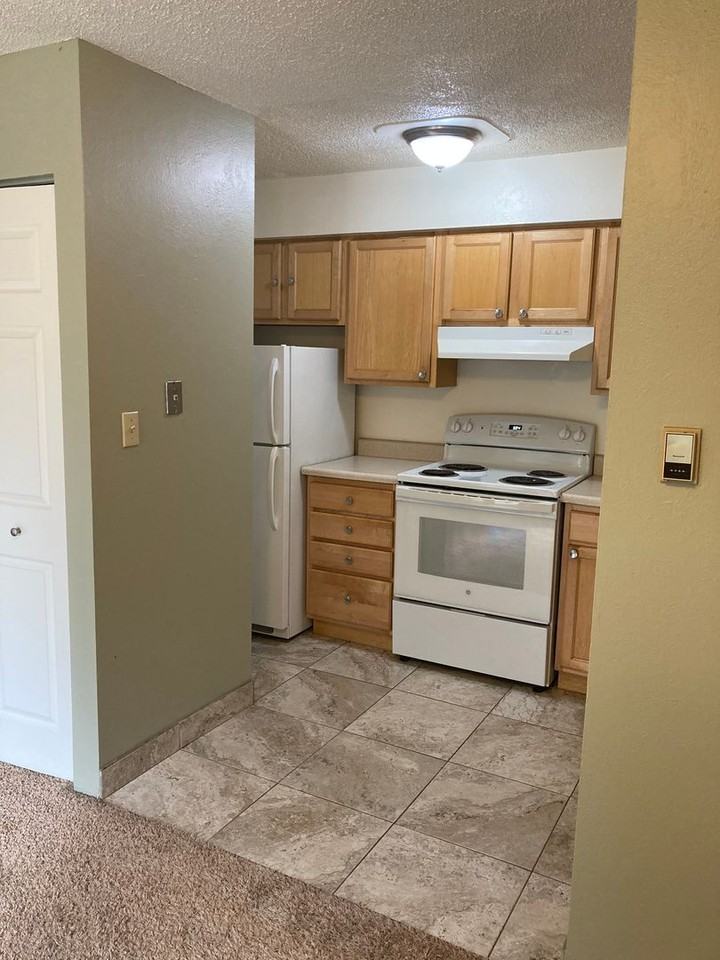 Regency II Apartments - Photo 3 of 46