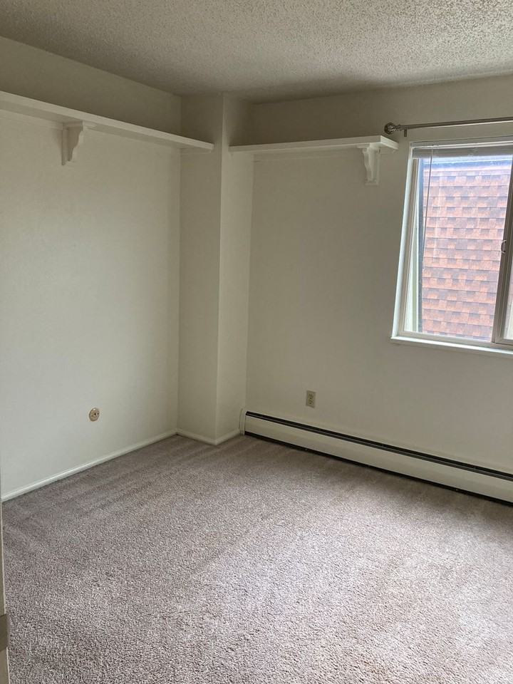 Regency II Apartments - Photo 5 of 46