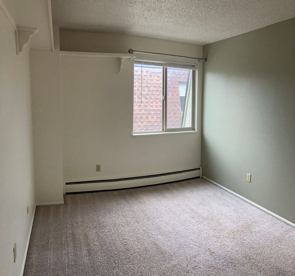 Regency II Apartments - Photo 7 of 46