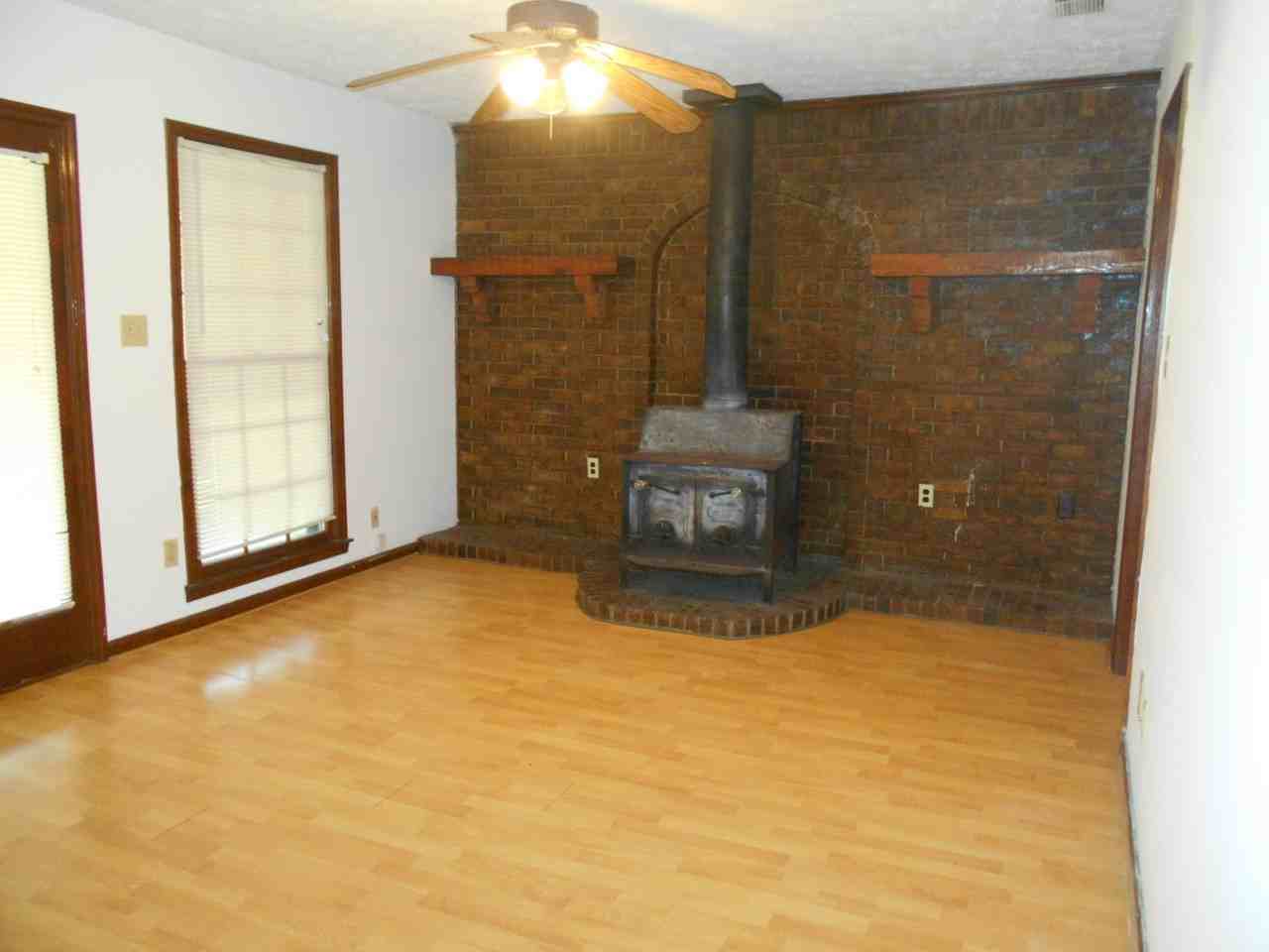 551 Racetrack Rd - Photo 4 of 11