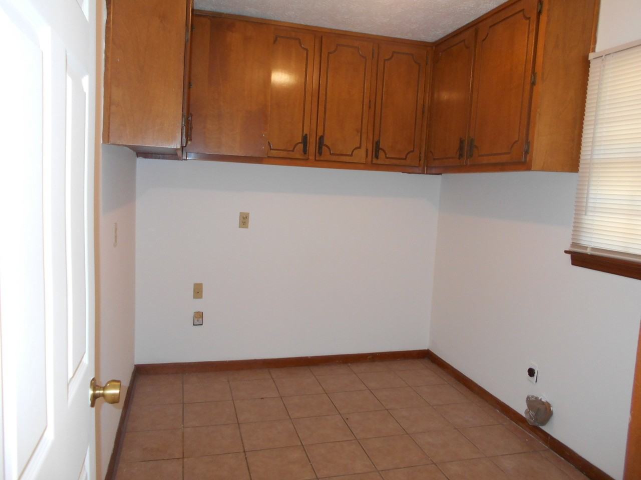 551 Racetrack Rd - Photo 5 of 11