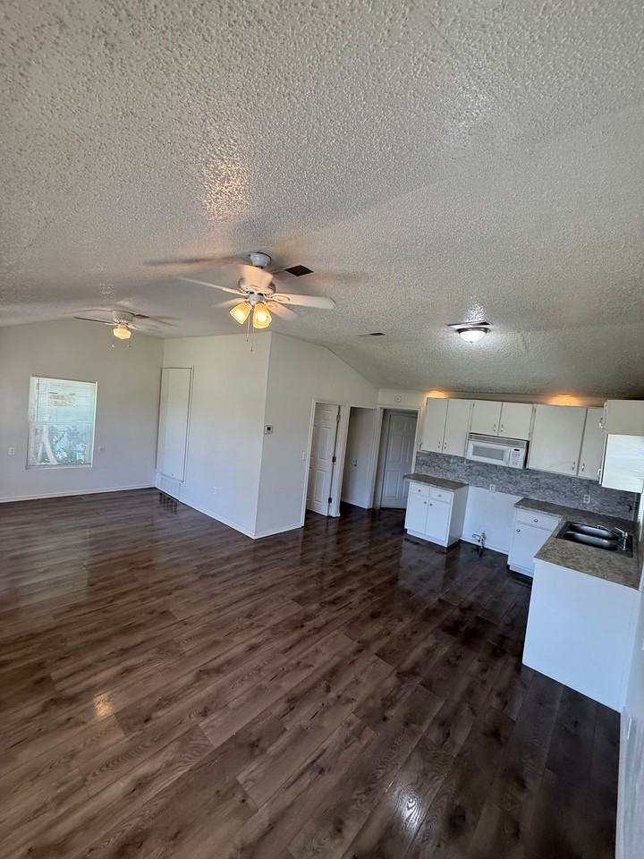 JW 3202 Baylor Street - Photo 5 of 11