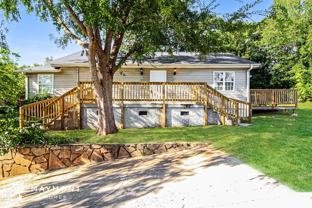 215 Rebecca St - Photo 1 of 1