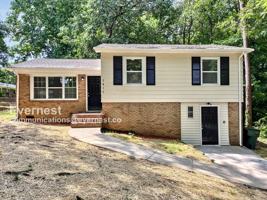 featured image of 2815 Crescent Ln