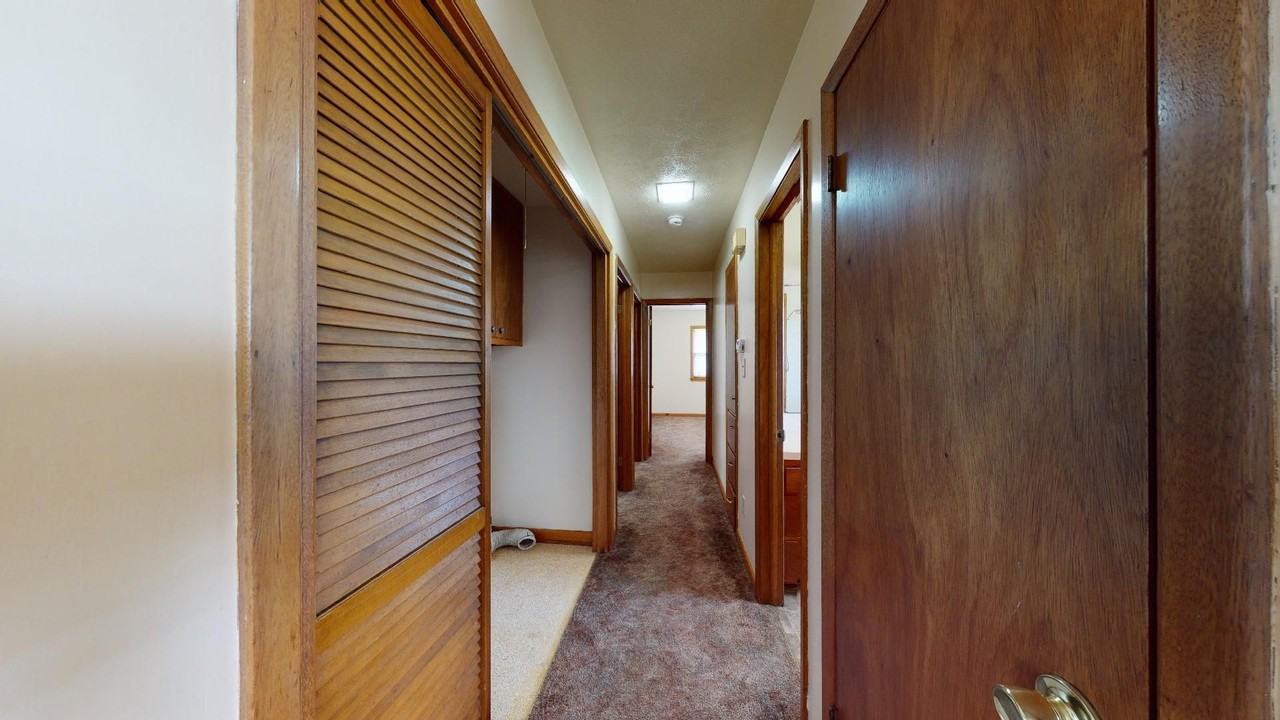 2209 25th St - Photo 6 of 12