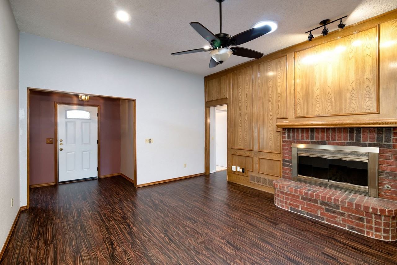 426 West Elliot Street - Photo 3 of 19