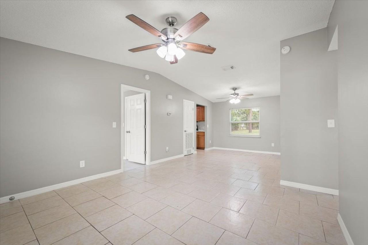 7945 Herlong Rd - Photo 4 of 23