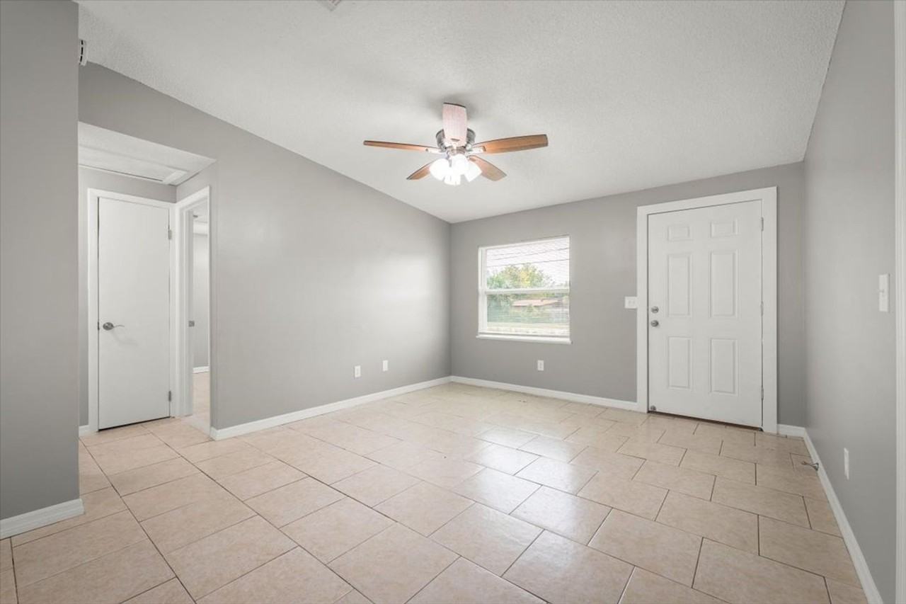 7945 Herlong Rd - Photo 6 of 23