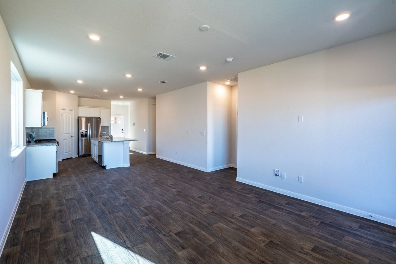 233 Brooklyn Dr - Photo 7 of 21