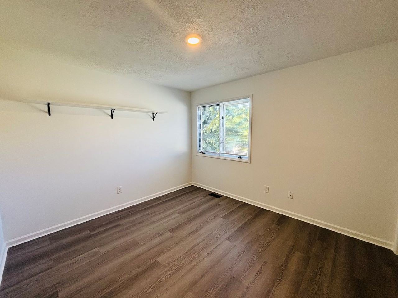 1443 Sandy Cir - Photo 5 of 17