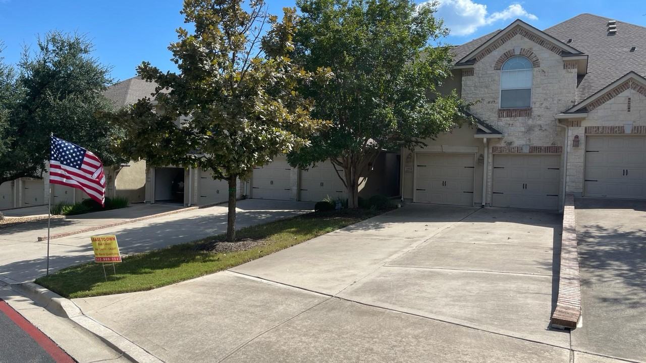 15321 Glen Heather Dr #902 - Photo 3 of 24