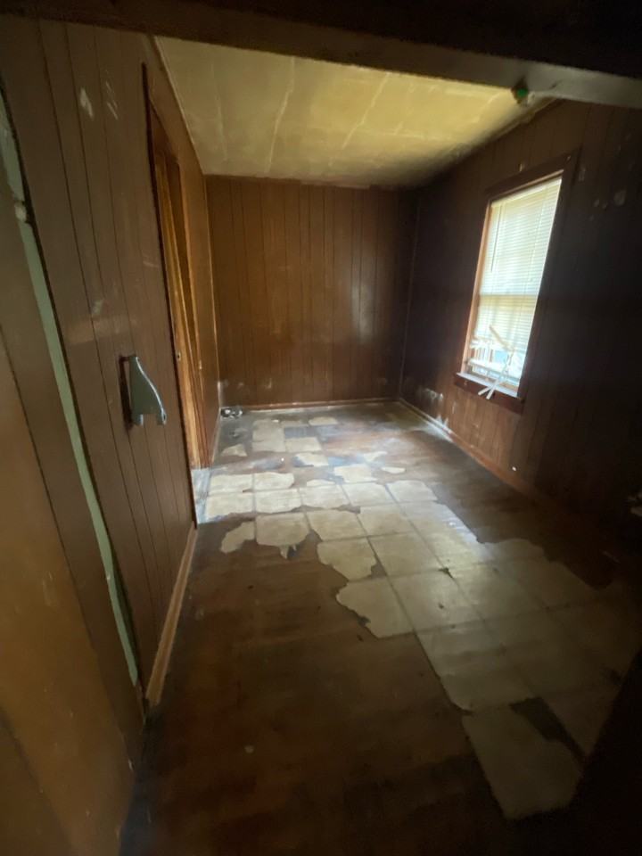 318 W Victory Ave #NA - Photo 3 of 17