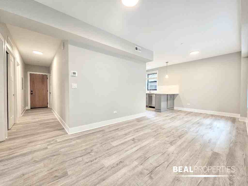 1133 Oak Ave #W1 - Photo 4 of 18