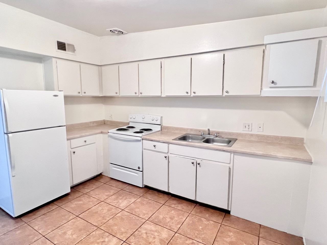 5024 E Thomas Rd #45 - Photo 4 of 26