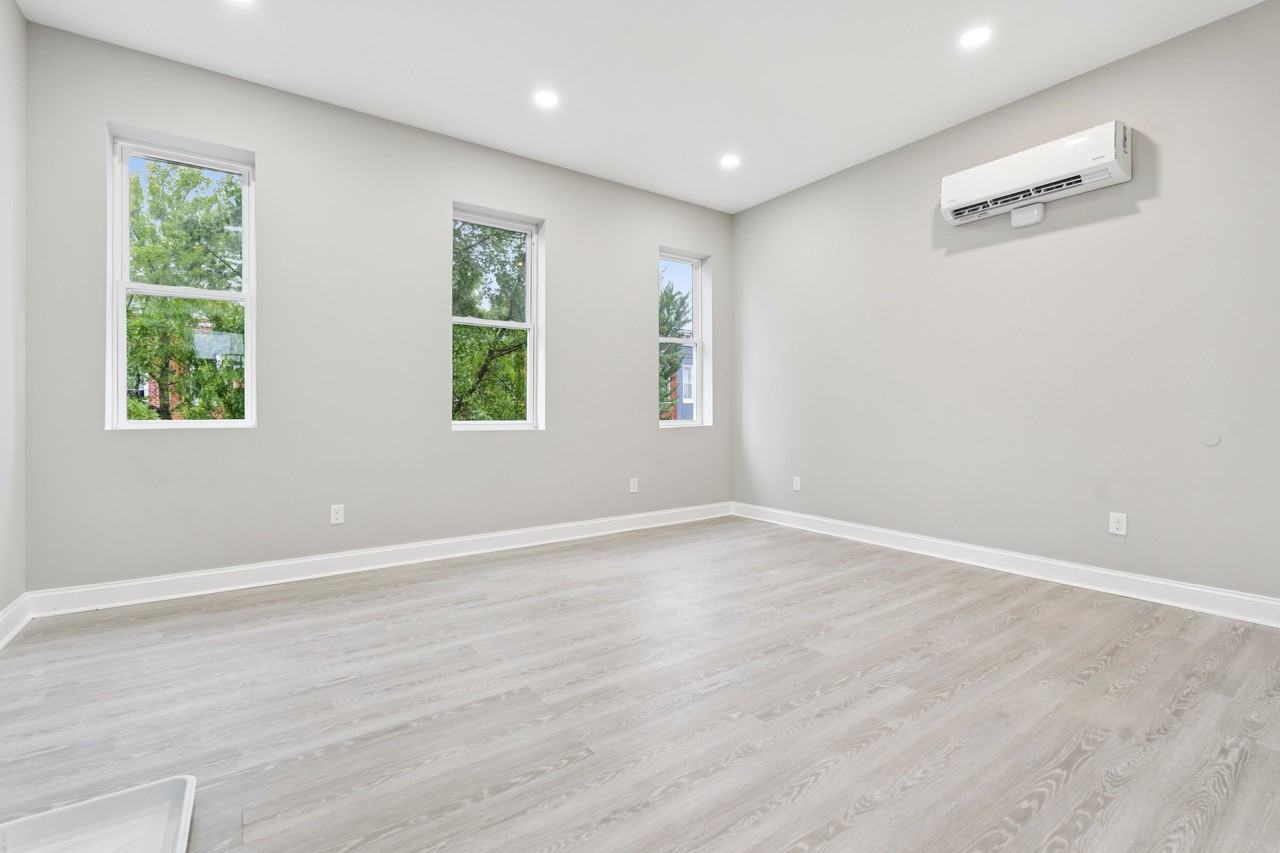 916 N Arlington Ave #3 - Photo 3 of 7