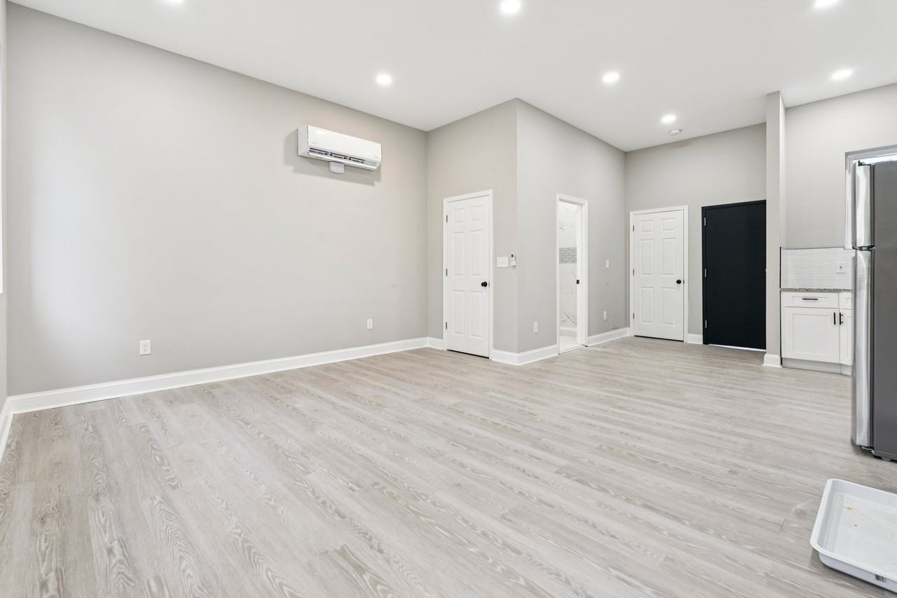 916 N Arlington Ave #3 - Photo 4 of 7