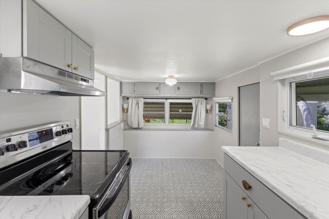 34 Dondi Rd - Photo 6 of 18