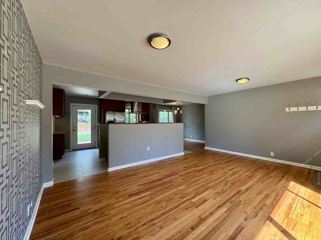 3343 W Wagon Trail Dr - Photo 4 of 28