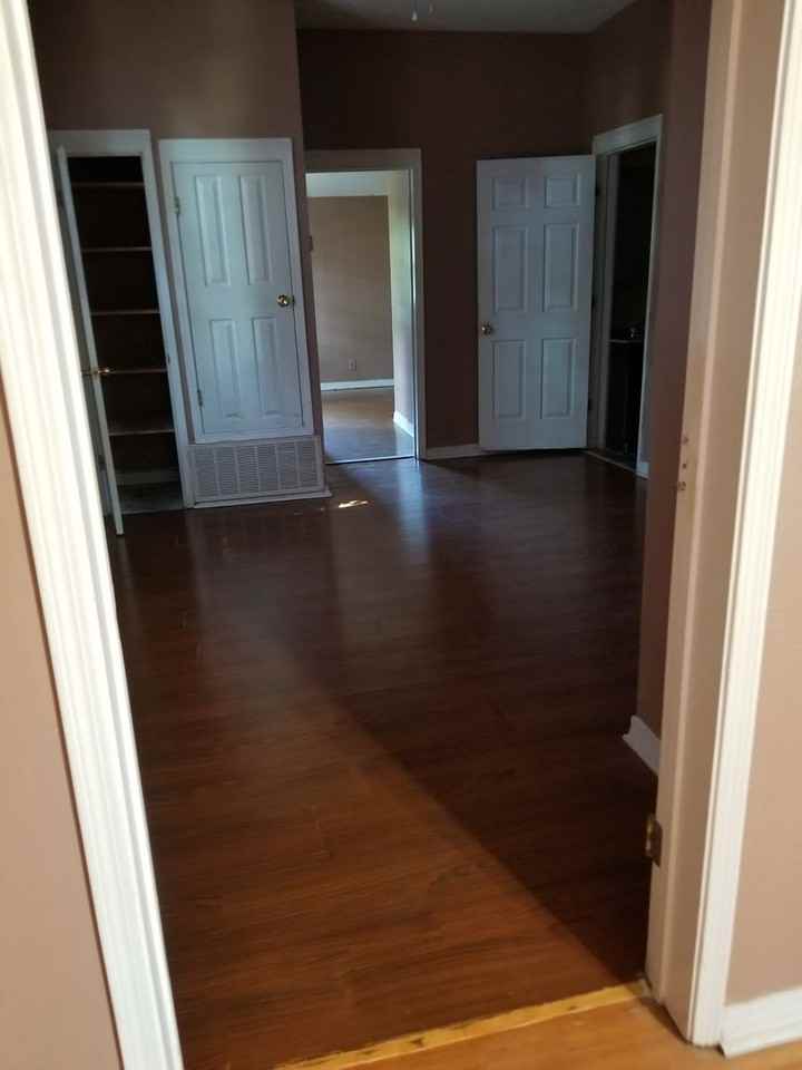 398 N Spring St - Photo 3 of 16