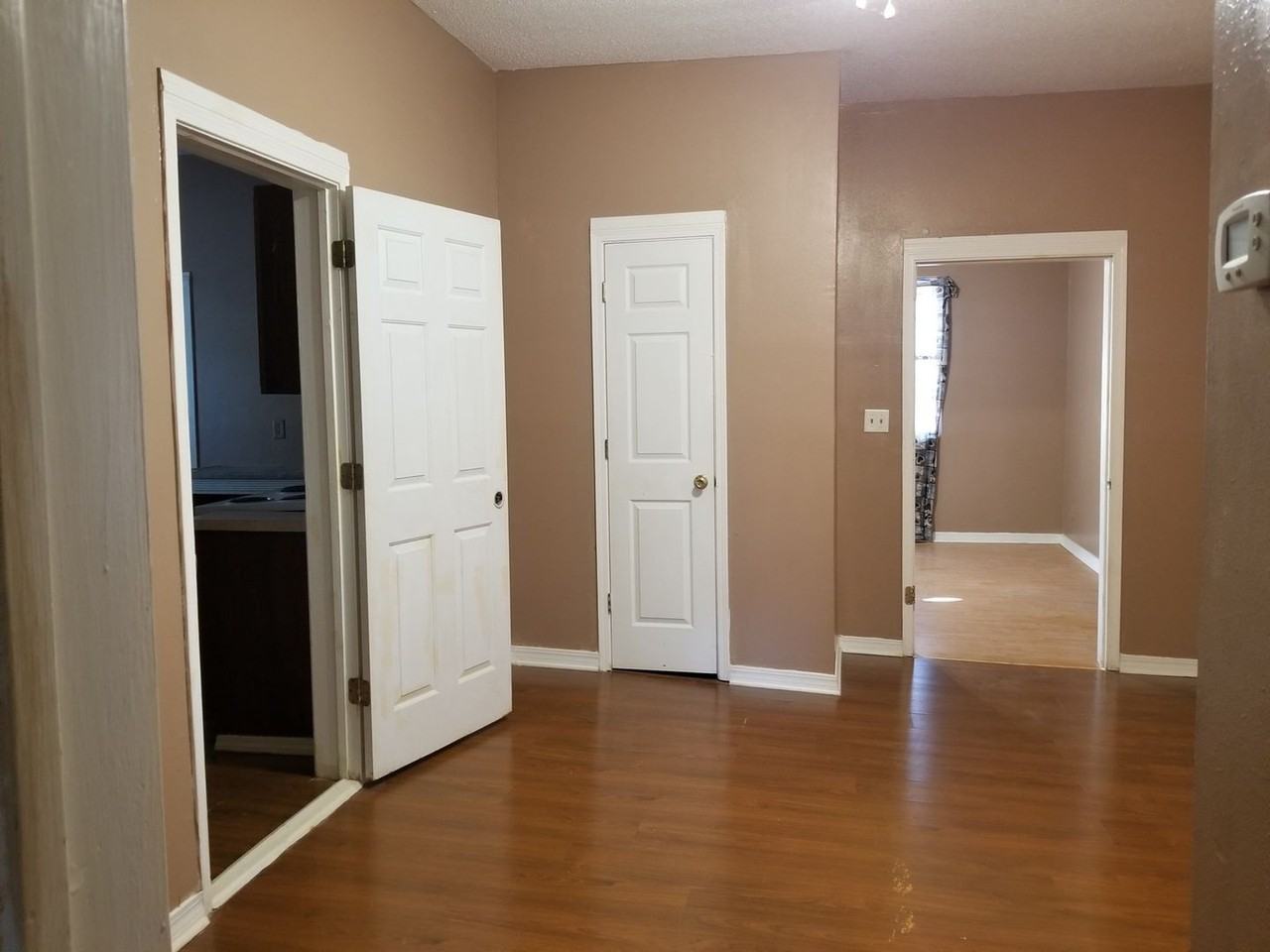 398 N Spring St - Photo 5 of 16