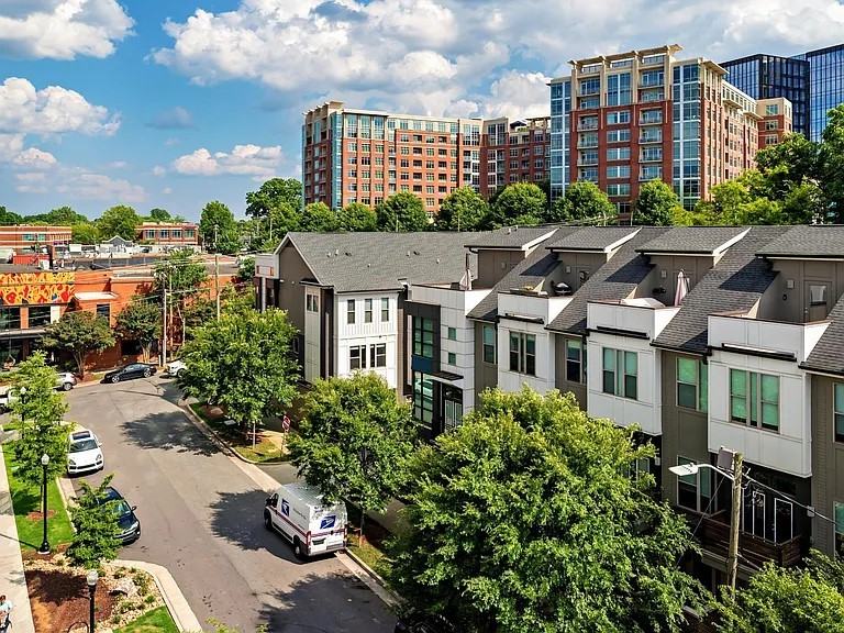 326 Helix Way #326 - Photo 3 of 31