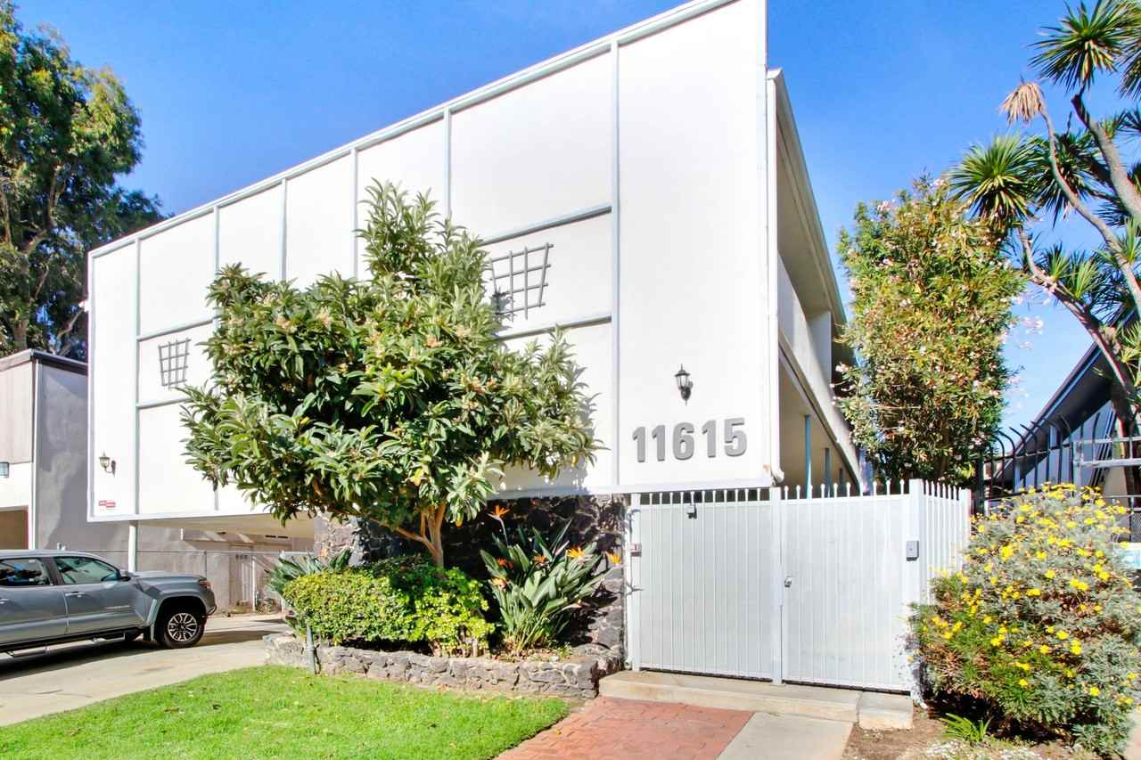 11615 Darlington, Prime Brentwood, Steps to San Vicente - Photo 4 of 4