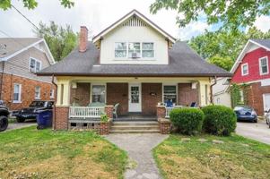 featured image of 218 University Ave
