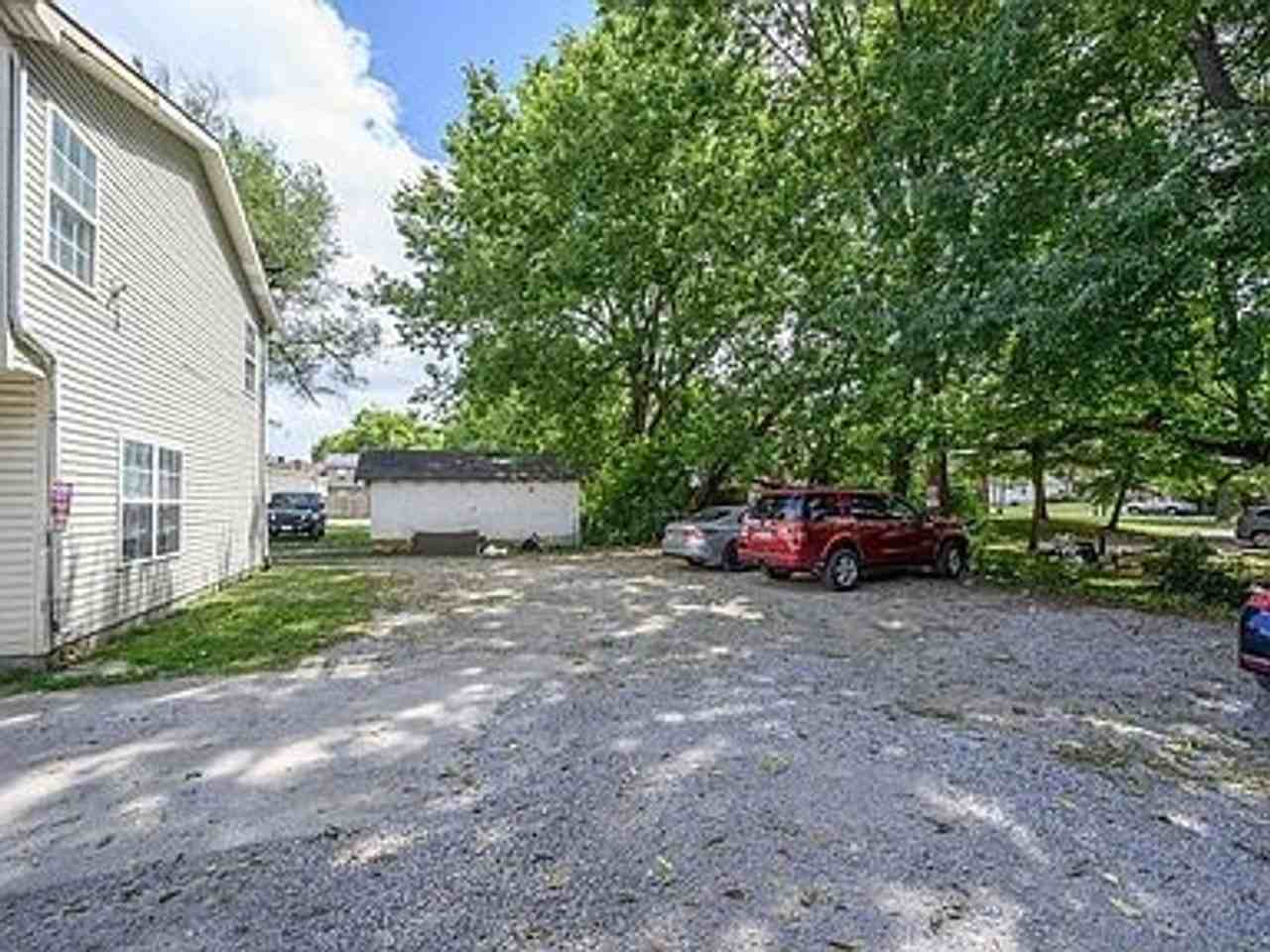 218 University Ave - Photo 2 of 33
