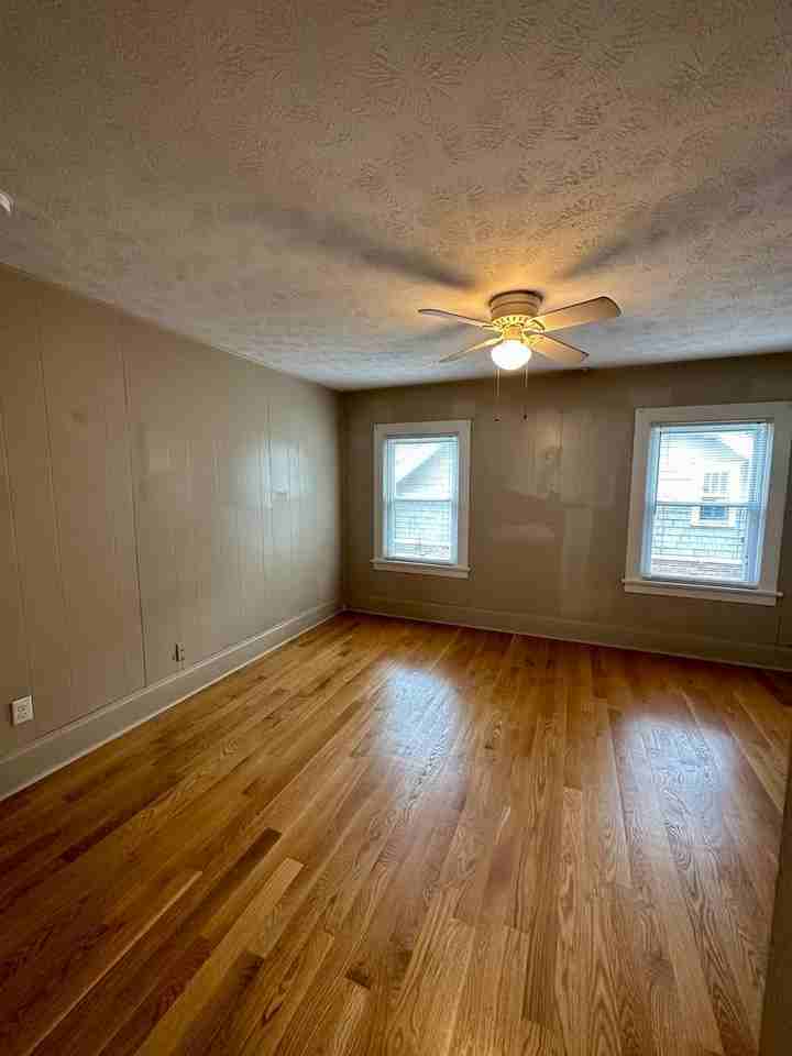 218 University Ave - Photo 6 of 33