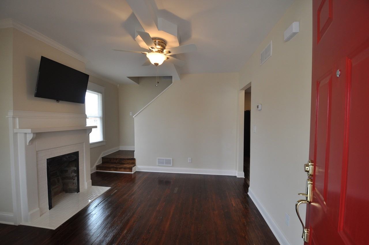 406 Uhlan Ct - Photo 2 of 12