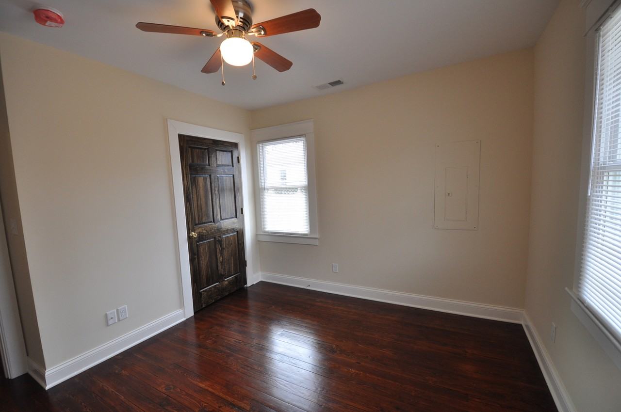 406 Uhlan Ct - Photo 6 of 12