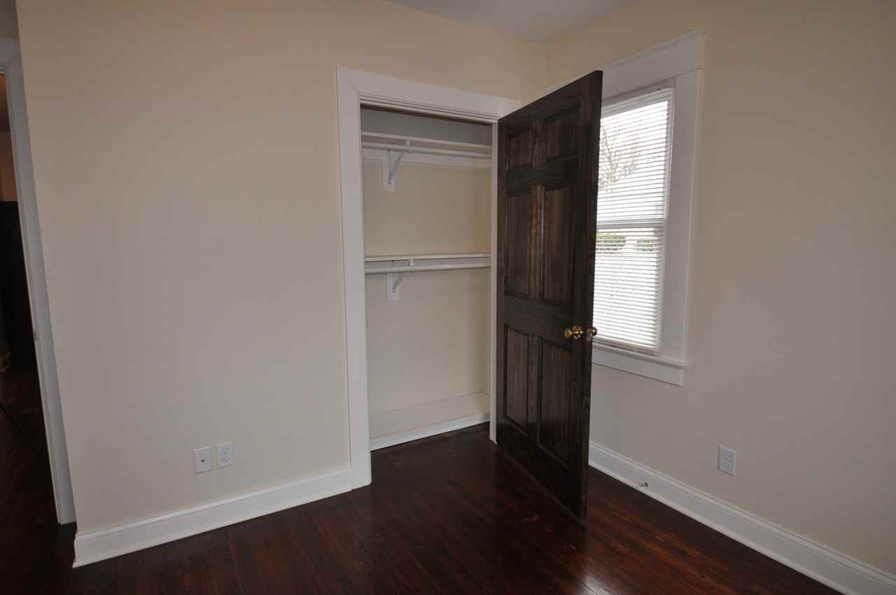 406 Uhlan Ct - Photo 7 of 12