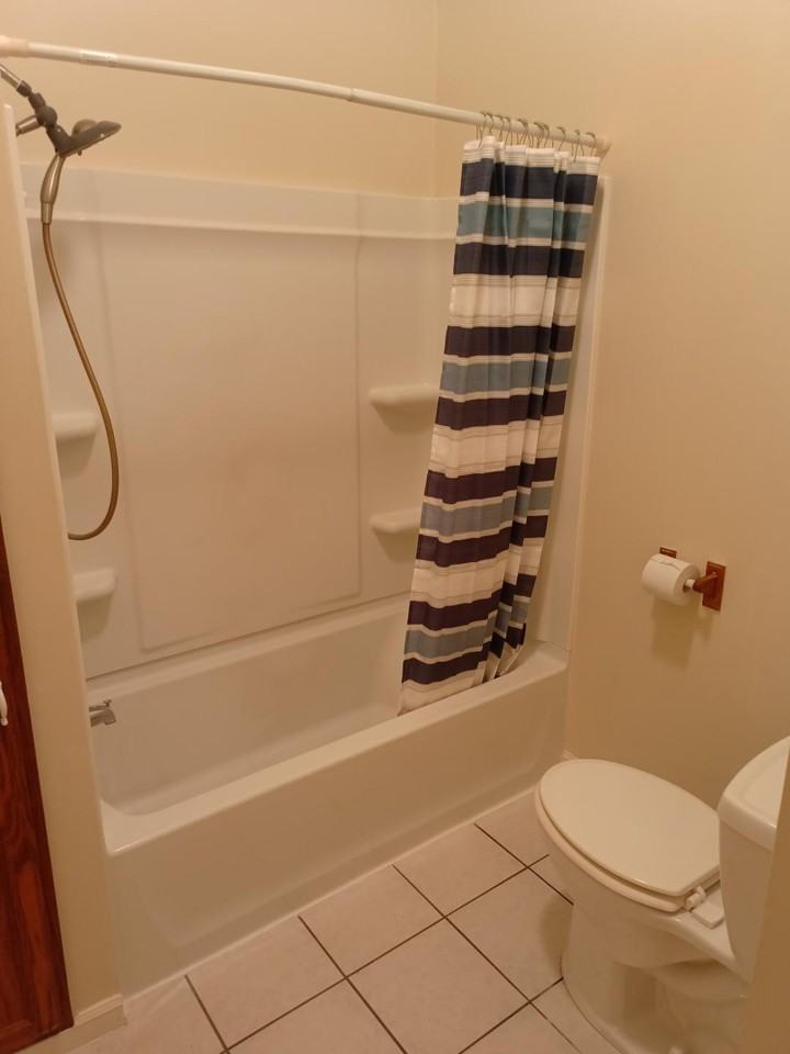 418 Manitowoc St #418 - Photo 2 of 6