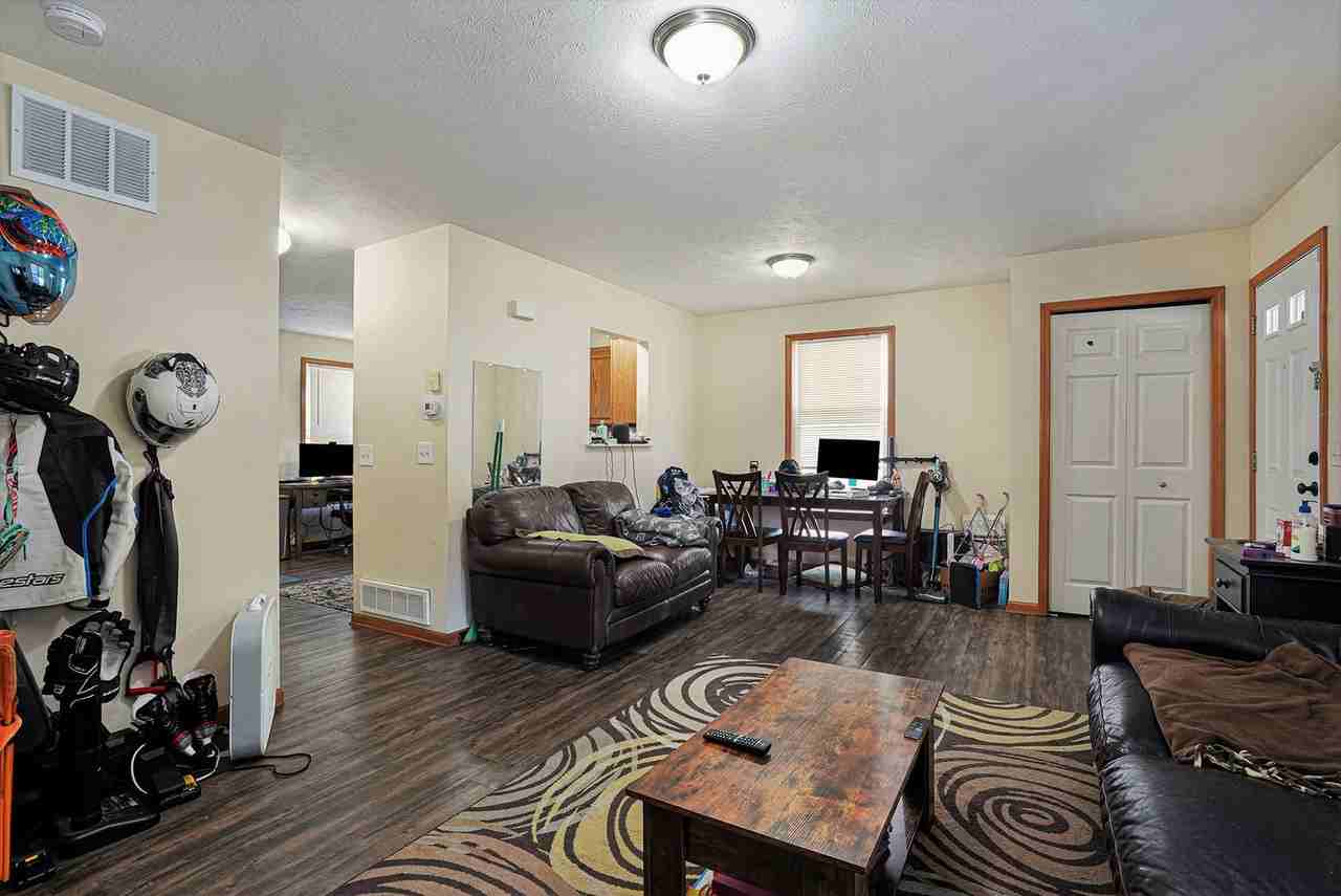 749 Dolbee Ave Se - Photo 7 of 17