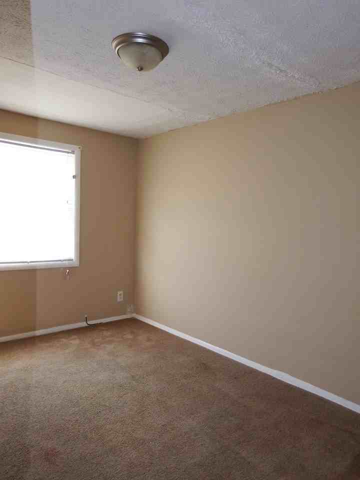 2803 Hollins Ferry Rd - Photo 3 of 16
