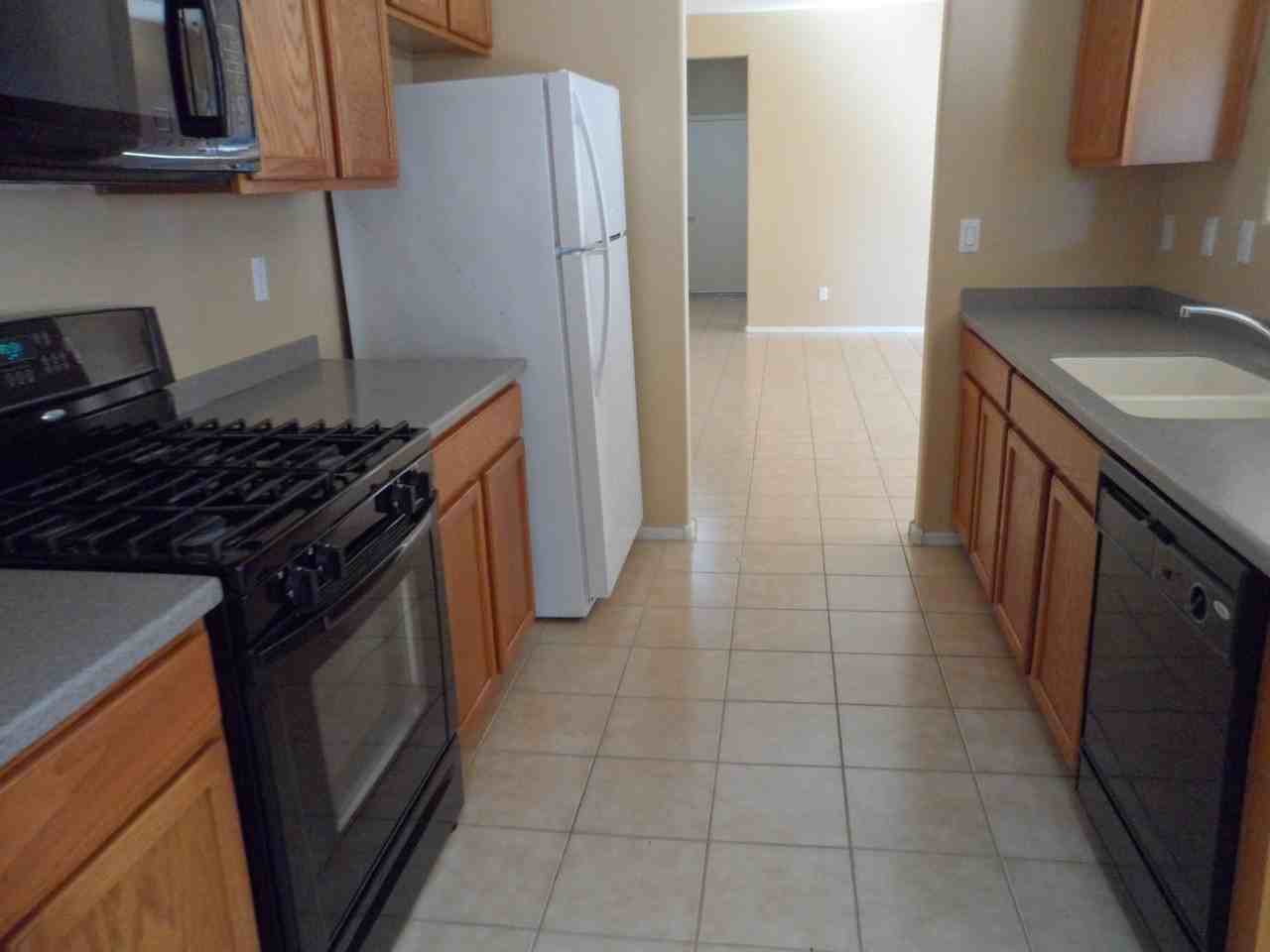 7415 W Glass Ln - Photo 6 of 14