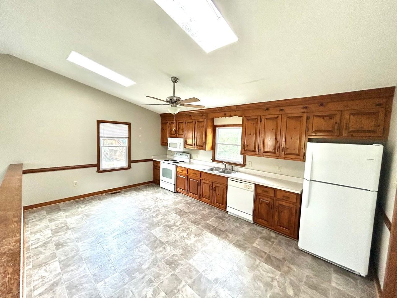 7277 Ann Cabell Lane - Photo 3 of 14