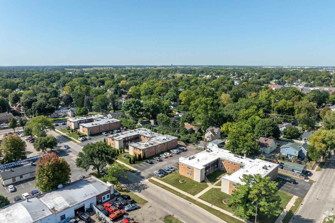 306 Wilson Ave #G - Photo 2 of 10