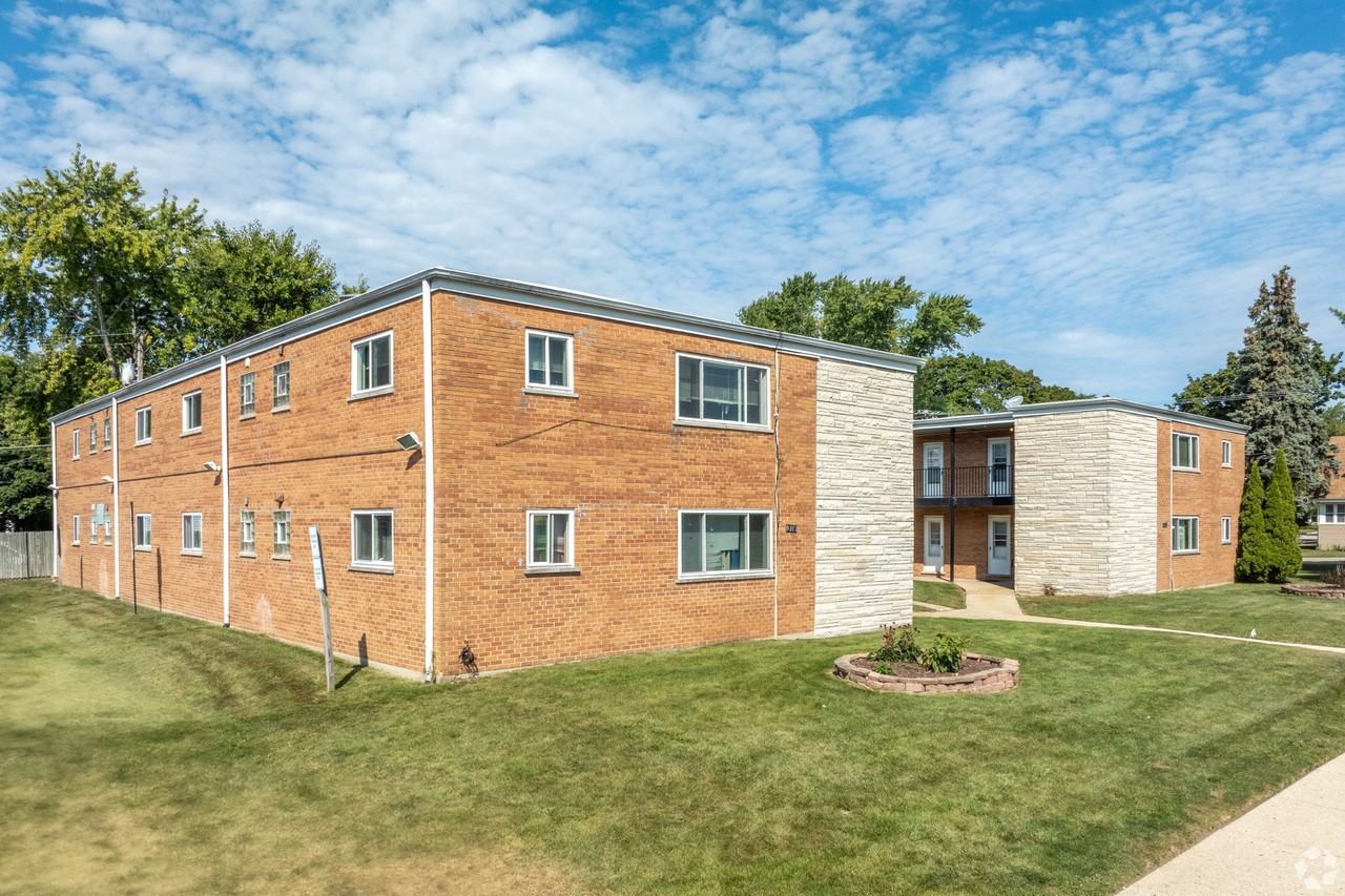 306 Wilson Ave #G - Photo 3 of 10