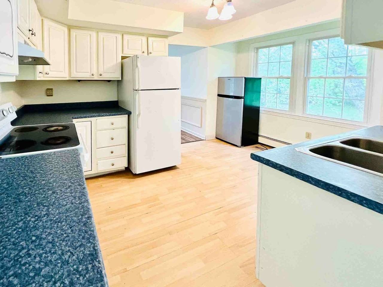 55 East Terrace - Photo 4 of 20