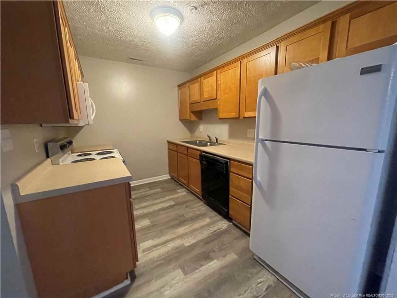 3392 Galleria Dr - Photo 5 of 16