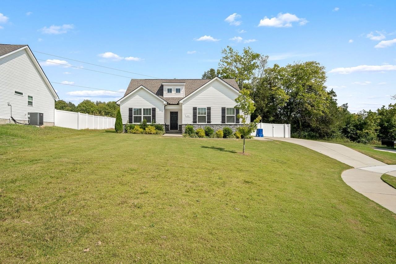 107 Curbow Ct - Photo 5 of 35